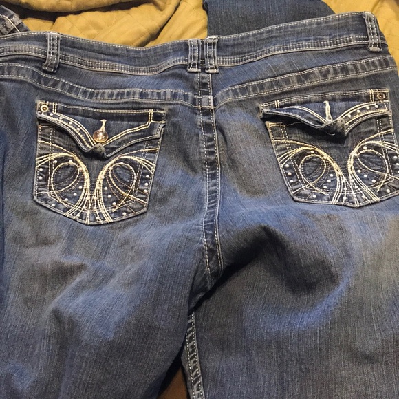 Bootcut Jeans - Picture 2 of 6